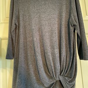 blue/indigo medium 3/4 sleeve w tie at the bottom